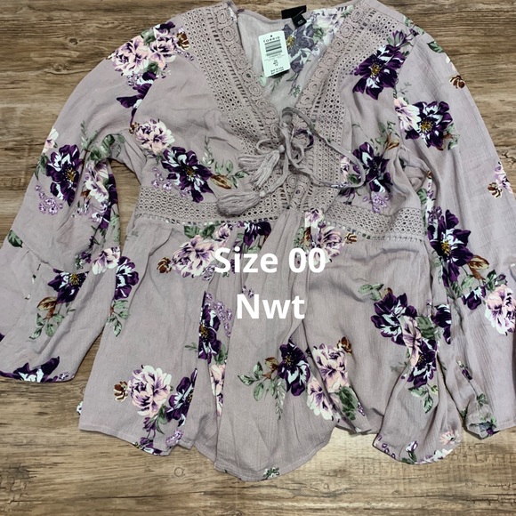 Torrid top NWT - Picture 2 of 3